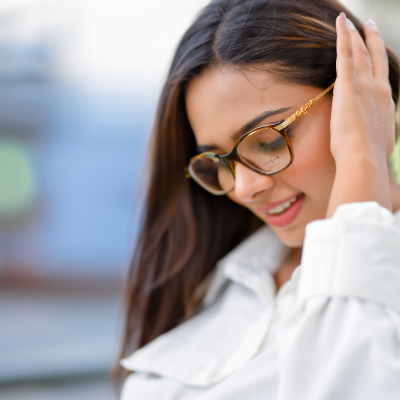 The Perfect Fit:Essential Factors to Consider When Choosing Spectacle Frames